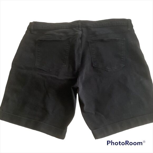 Universal Thread Black Jean Shorts, 20WR - Picture 3 of 7